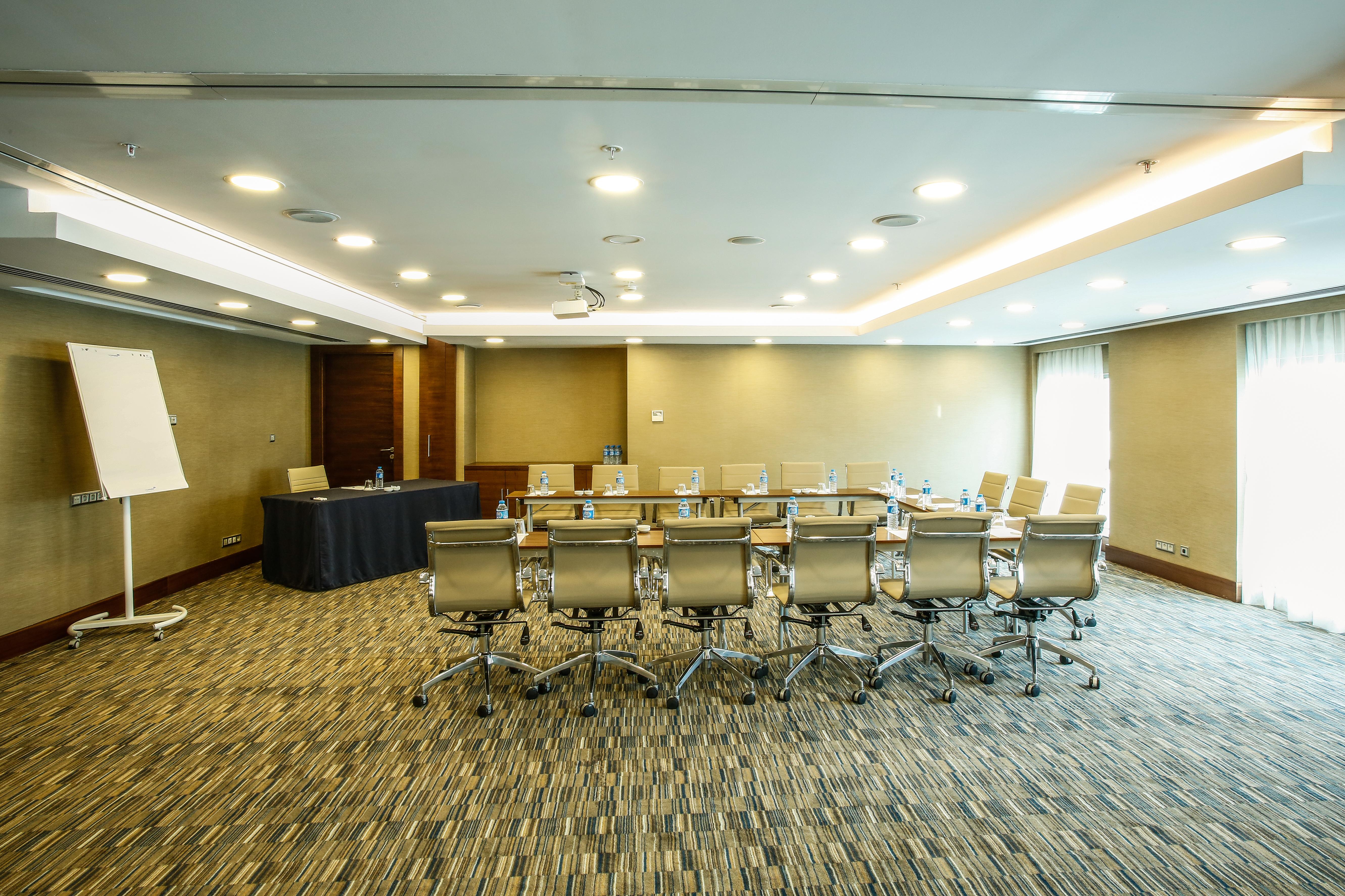 Dedeman Bostancı Hotel&convention Center 5*